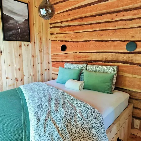 Деревянный коттедж La D'ode